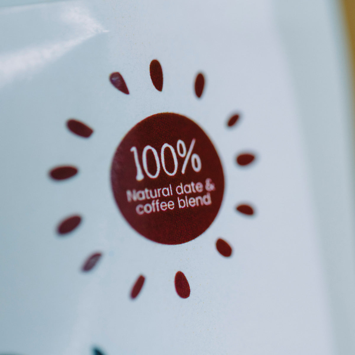 Superbebida de dátil mezclada con café premium