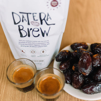 Superbebida de dátil mezclada con café premium